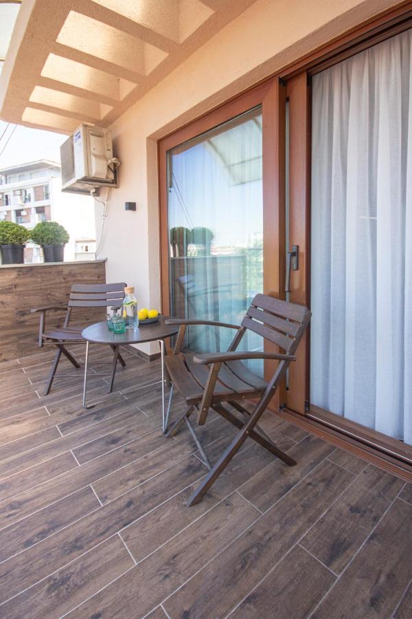 Apartamento Artisan'S Dwelling Belgrado Exterior foto